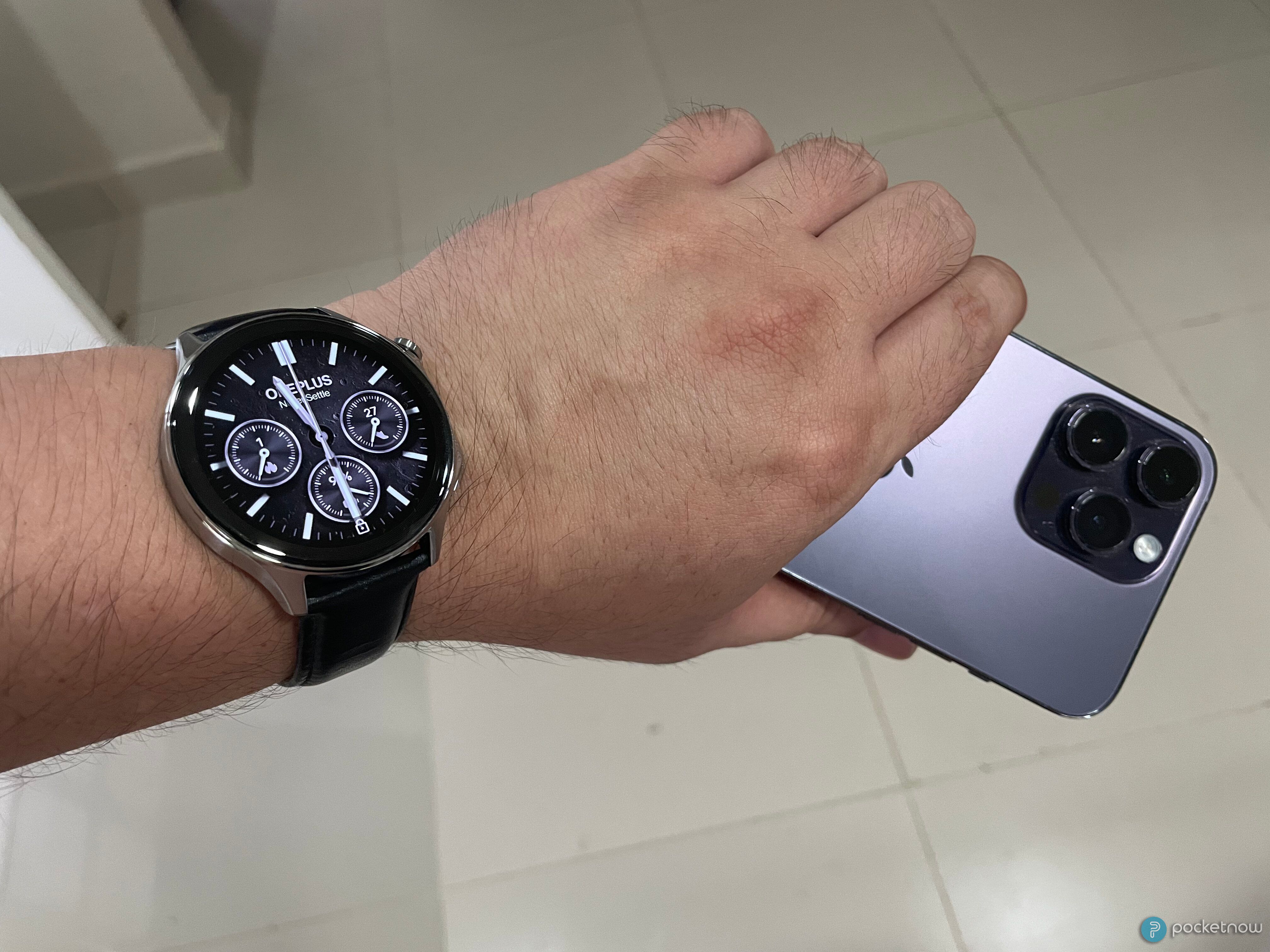 iPhone 14 Pro Max with OnePlus Watch 2