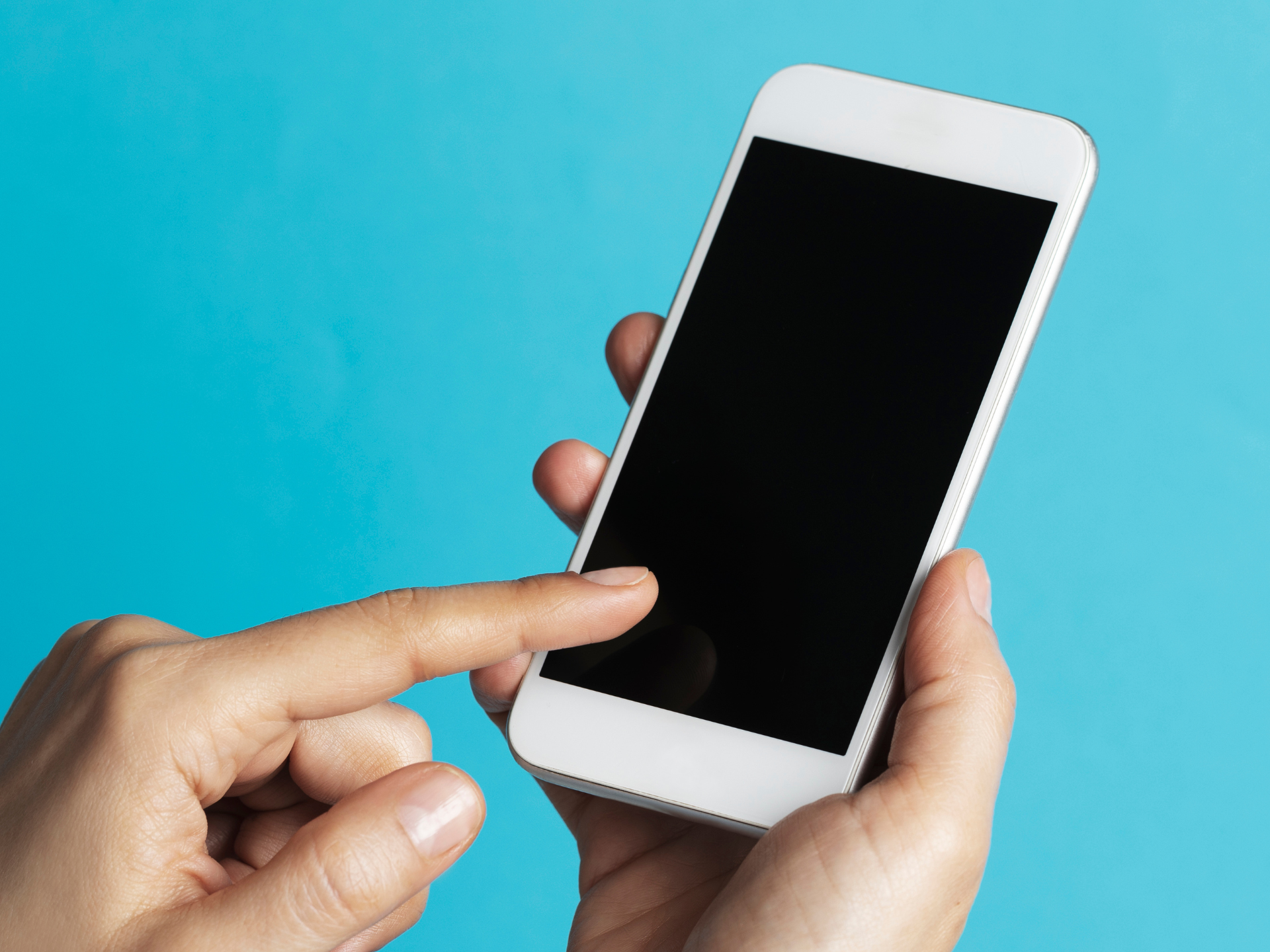 LI-finger-touching-smartphone-display