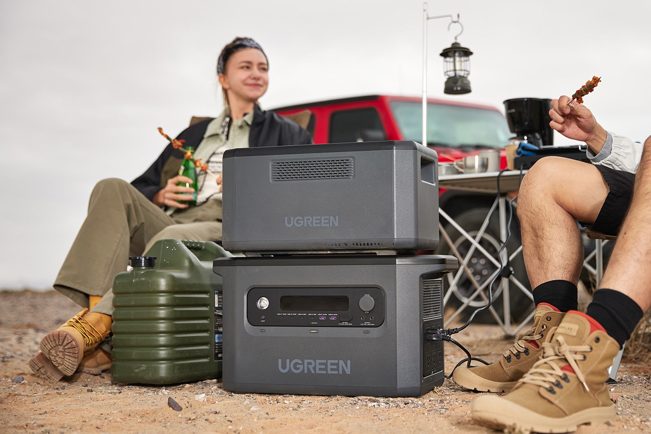 ugreen powerroam 2200 outside with people sat on camping chairs