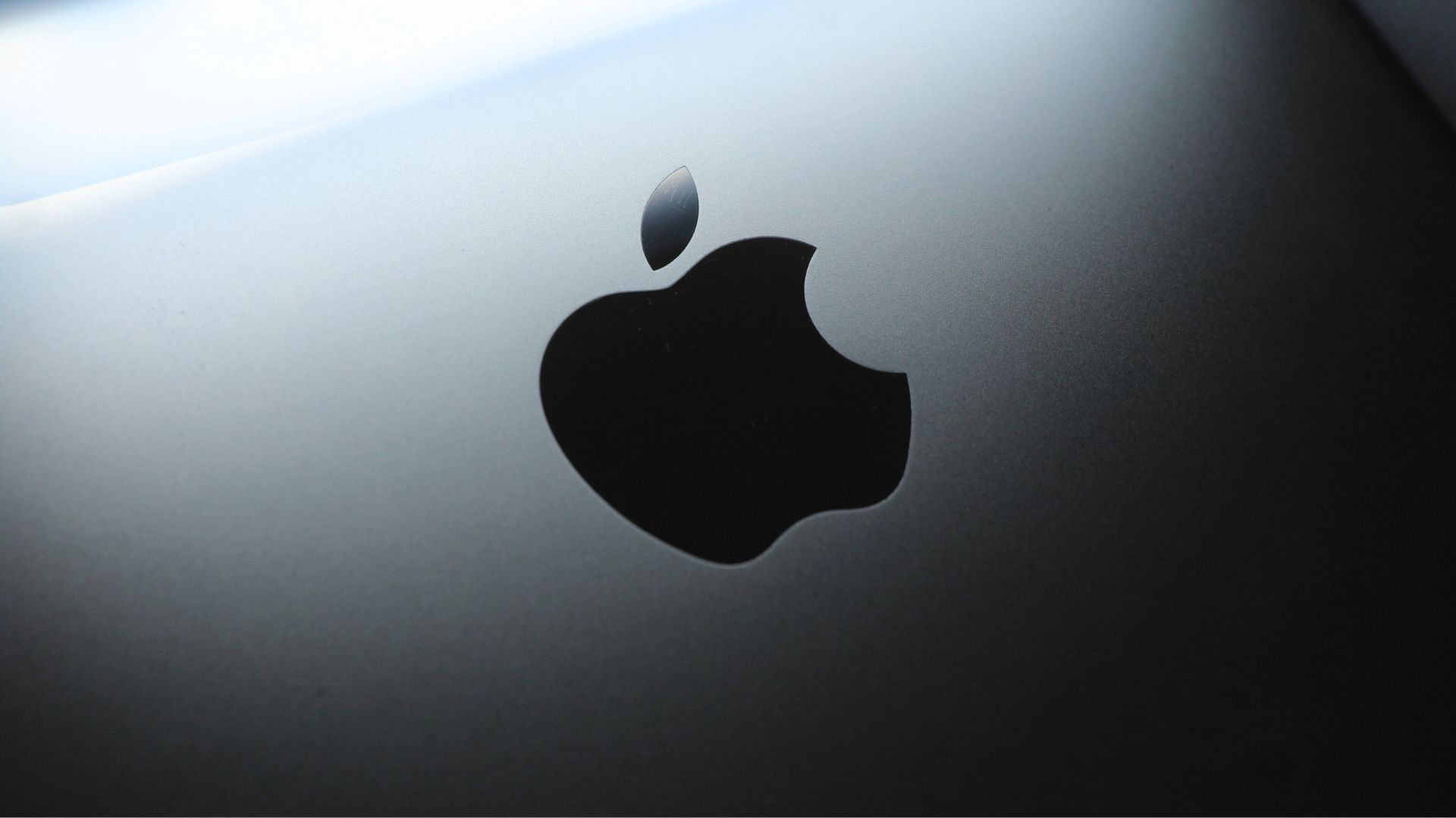 apple logo on macbook