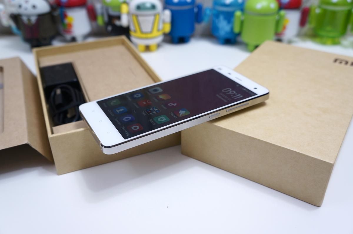 Xiaomi Mi4 in pictures (Gallery)