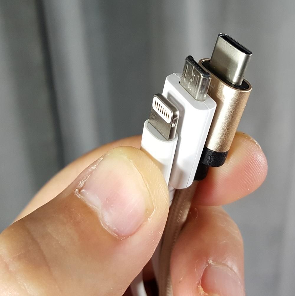 lightning connector cable vs usb type c (1)