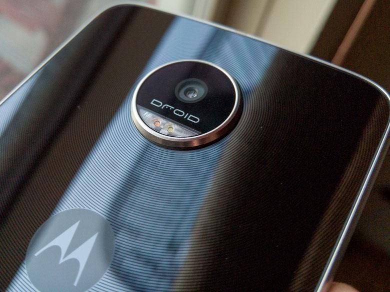 The Moto Z Play has a 16 Mp camera.