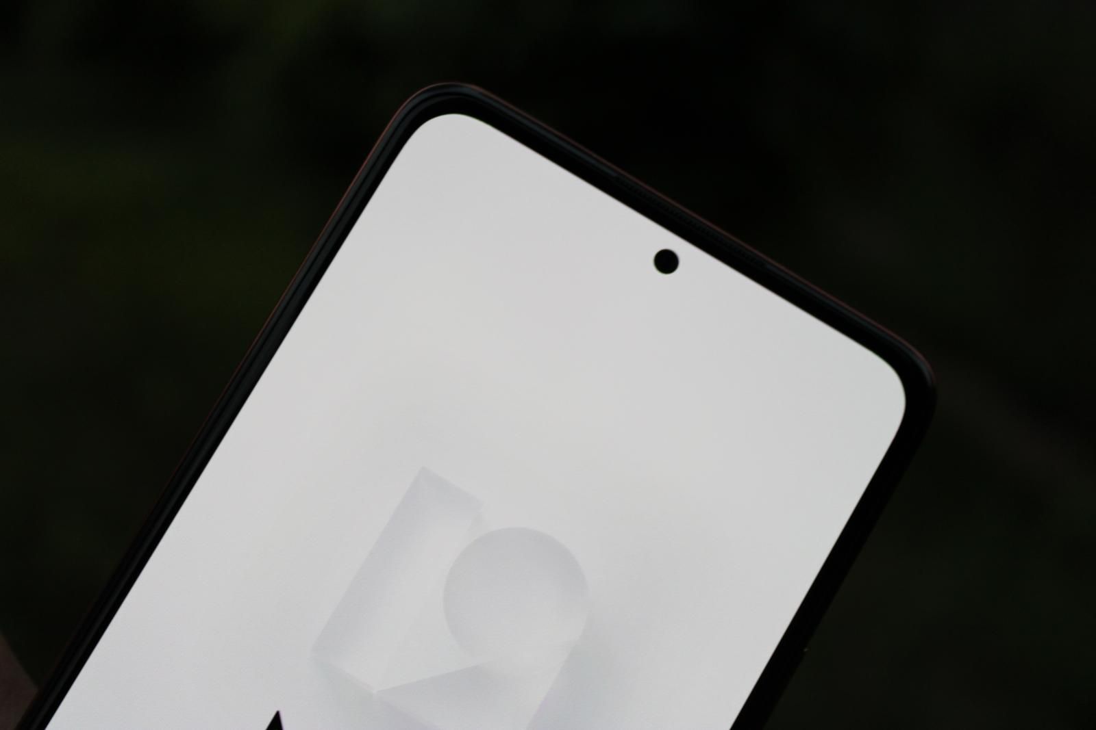 Redmi Note 10 Pro Max punch-hole cutout