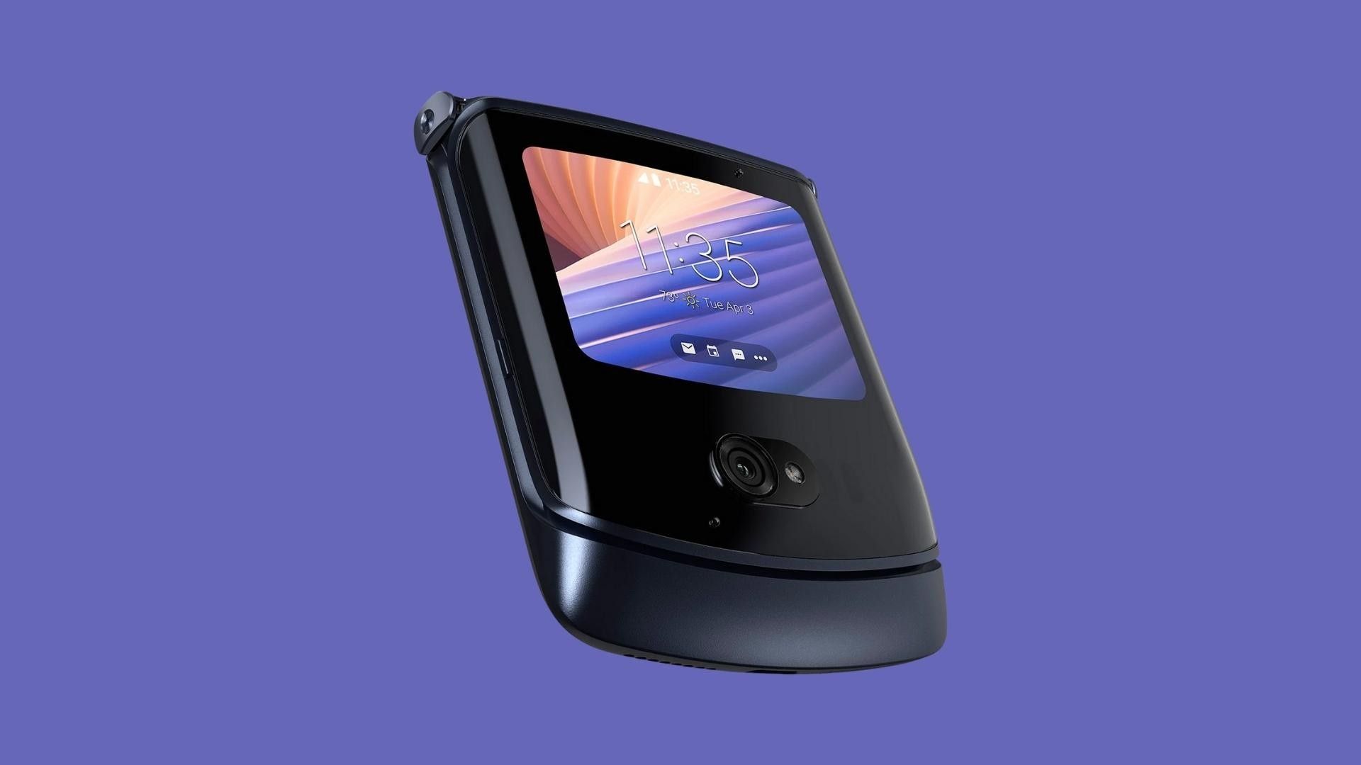 Mor bir arka plan üzerinde Motorola moto razr 5G Ürün Resmi