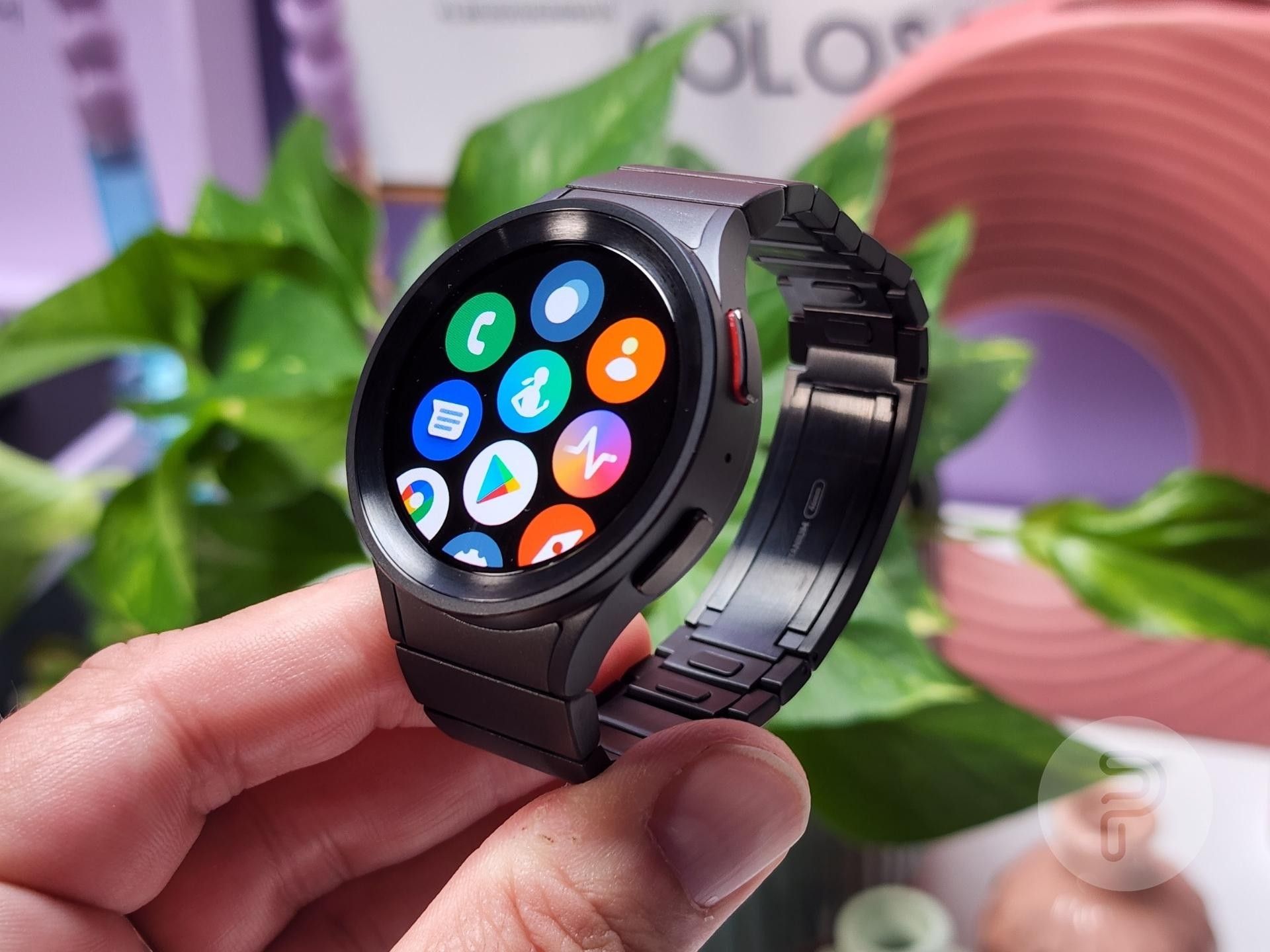 Galaxy Watch 5 Pro'daki uygulama çekmecesini gösteren resim