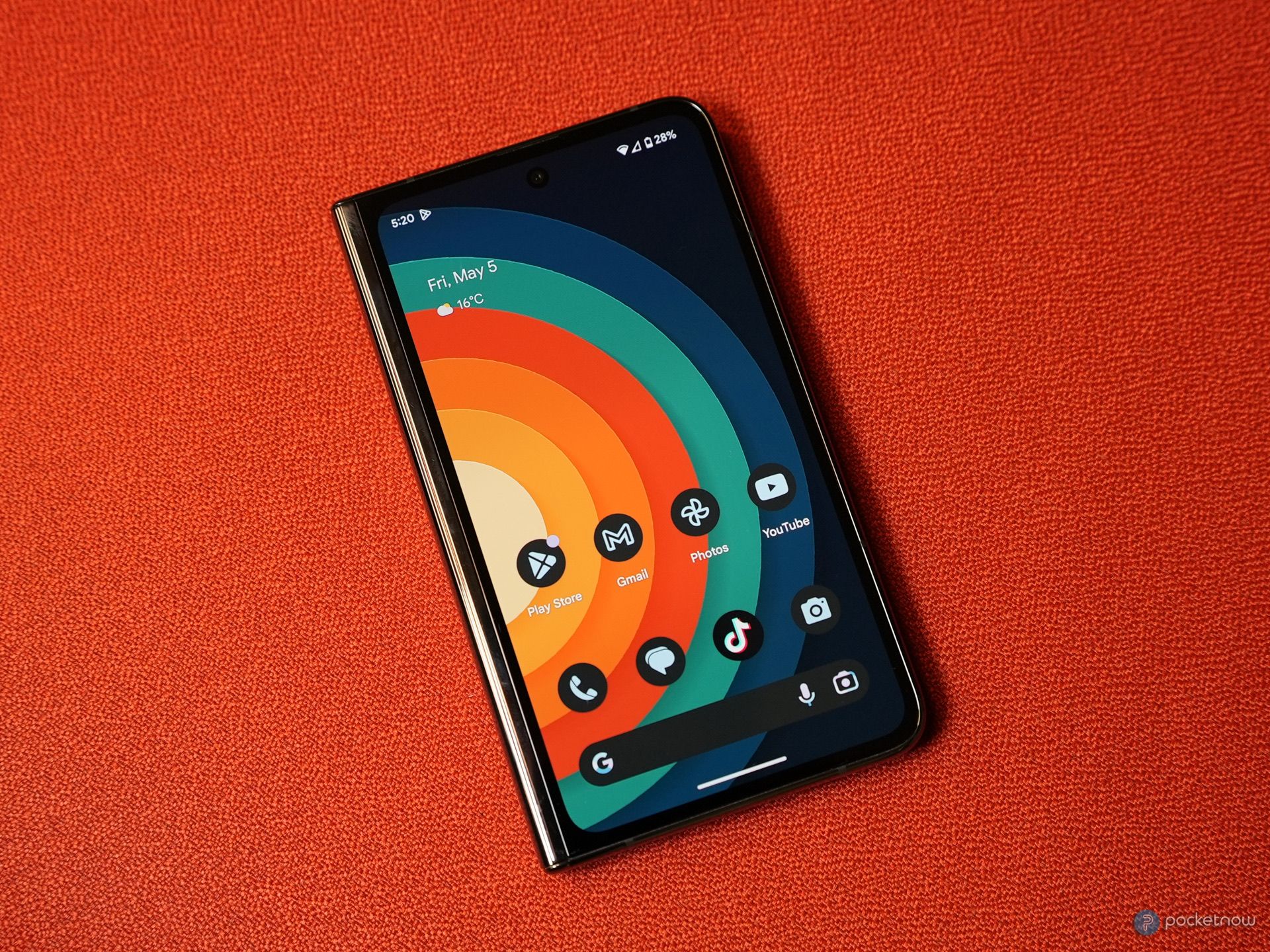 A model Pixel Fold has leaked out with an early hands-on